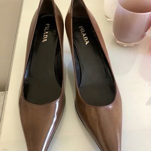 Prada kitten heal pumps